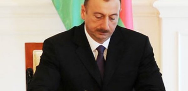 İlham Əliyev jurnalistlərlə bağlı sərəncam imzaladı
