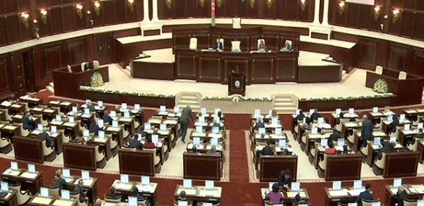 Milli Məclisin əməkdaşı vəfat edib