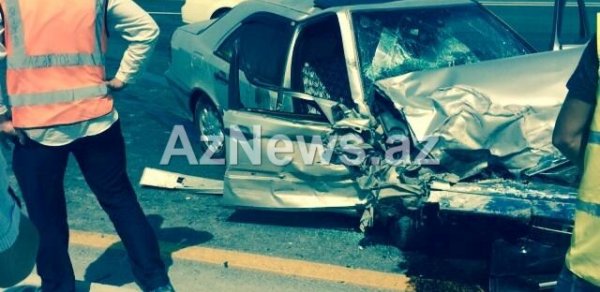 Bakıda baş verən yol qəzası tıxaca səbəb olub -  FOTO 