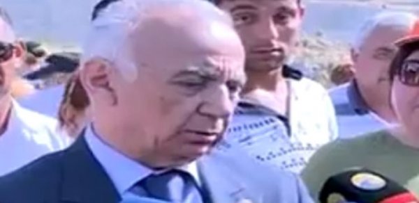Hacıbala Abutalıbov villaları musiqi ilə sökdürür- Video
