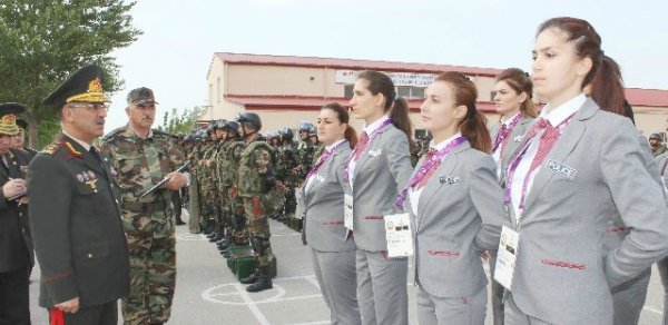Bakının cazibədar qadın polisləri - FOTO