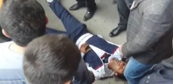 Bakıda nəqliyyat qoçularının vəhşiliyinin - VİDEOSU