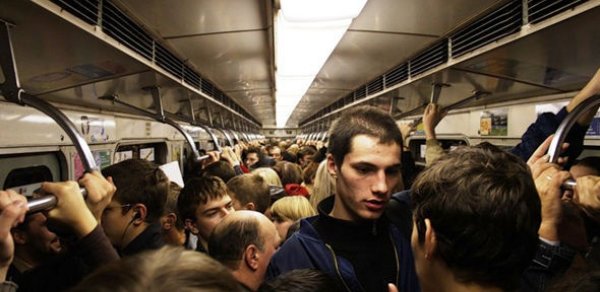 Metro stansiyaların adlarının ingiliscə səsləndirilməsi ləğv olunacaq