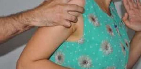 Xadiməni döydüyü iddia edilən direktor danışdı: "Ərklə qolundan tutdum və..."