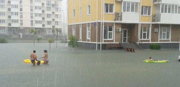Soçidə fövqəladə vəziyyət elan edilib - FOTO