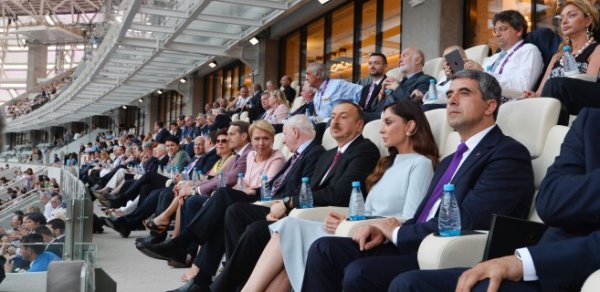 İlham Əliyevin ailəsinin bağlanış mərasimindən - FOTOLARI