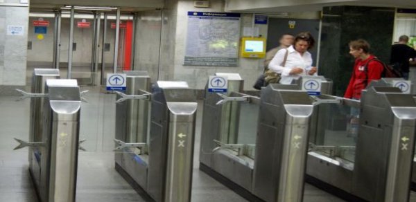 Bakı metrosu könüllülər üçün pullu oldu