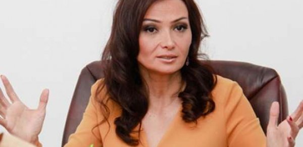 Qənirə Paşayeva: “Seriallara, şou proqramlara baxmayın!”