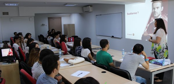 Smart Start proqramına seçilən gənclər Bakcell şirkətində təcrübəyə başlayıb