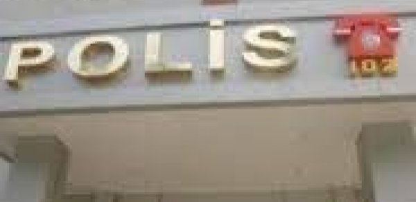Bakıda polis serjantının idarə etdiyi avtomobil qəzaya uğrayıb