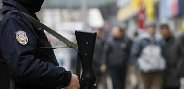 2 polisi başından güllələdilər