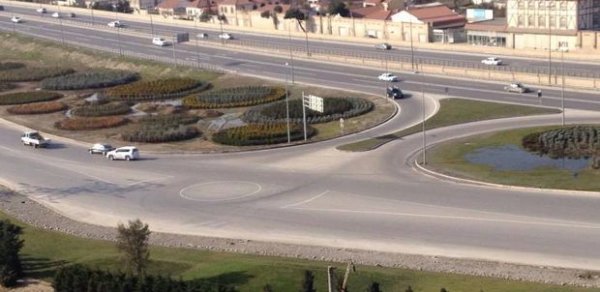 Bakıda yol polisi sürücüyə uduzdu- FOTO - VİDEO