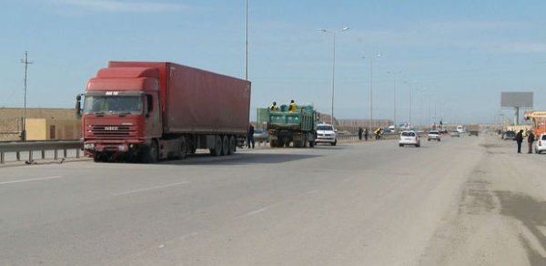 Yük avtomobillərinin gündüz saatlarında Bakıya girişinə qadağa qoyuldu