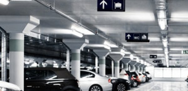 Hotellərin parkinqində avtomobilə dəyən zərəri kim ödəməlidir? - ARAŞDIRMA