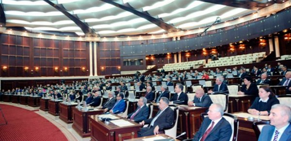 Deputat oğluna vəzifə verildi