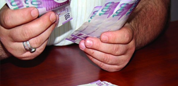 Övladını universitetə düzəltmək istəyən atanı belə aldatdılar - TƏFƏRRÜAT