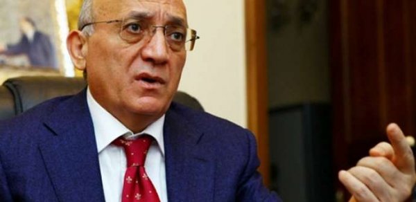 Mübariz Qurbanlı aparat rəhbərini işdən çıxardı