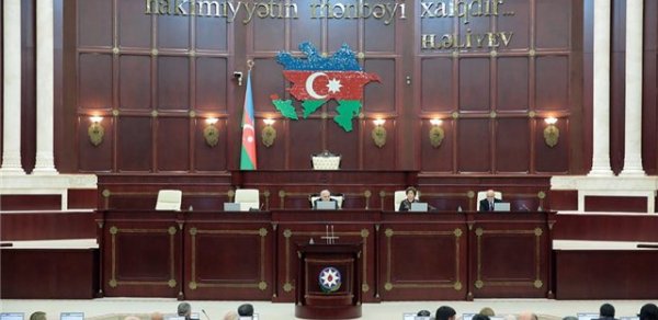 İstirahət bitdi, deputatlar parlamentə qayıdırlar