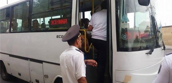 Nəqliyyat Nazirliyinin əməkdaşları Bakıda avtobuslarda yoxlamalara başladılar - FOTOLAR