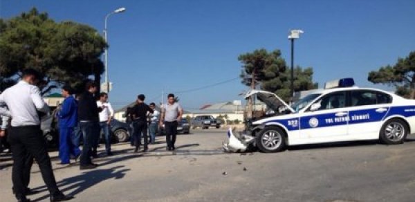 Bakıda polis əməkdaşı idarə etdiyi maşınla yol polisini vurub