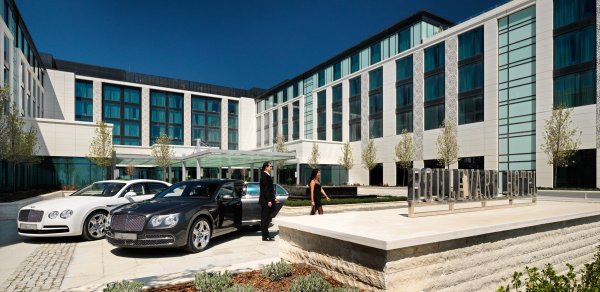 Səhiyyə Nazirliyindən Bakıdakı məşhur hoteldə baş verən ölüm hadisəsi ilə bağlı -AÇIQLAMA 