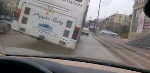 Bakıda avtobus şou