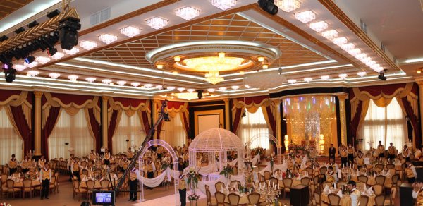 Restoranın pulunu verə bilmədiyi üçün qaynanasını girov götürdülər - AZƏRBAYCANDA 
