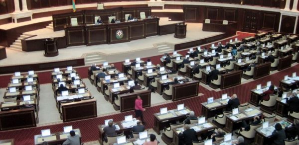 AMİP deputatlığa namizədlərinin bir hissəsini açıqlayıb