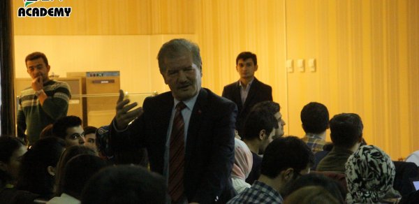Türkiyənin Azərbaycandaki təhsil müşaviri həkim və tələbələrlə görüşüb
