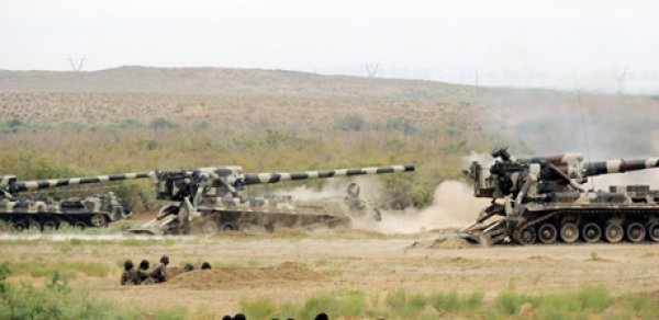 Azərbaycan tanklarından atəş açıldı