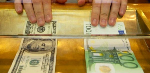 Azərbaycanda dolların məzənnəsi sabit qalıb, avro bahalaşıb