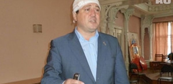 Azərbaycan diasporunun rəhbərinə qarşı-  Dələduzluq ittihamı 