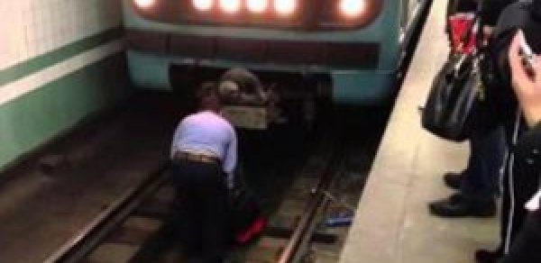 Sevgilisi ilə dalaşıb özünü metro qatarının altına atan gəncin kimliyi bəlli oldu