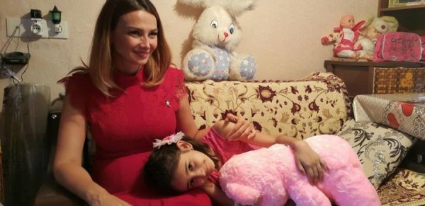 Qənirə Paşayeva Xanım Qafarovanın qızına baş çəkdi  foto 