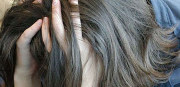 “Gecə dəniz kənarında məni zorlamaq istədi”–18 yaşlı qız