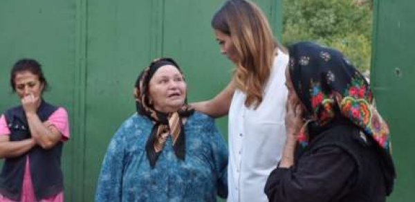 Qənirə Paşayeva ön cəbhədə sakinlərlə görüşüb, qayğıları ilə maraqlanıb
