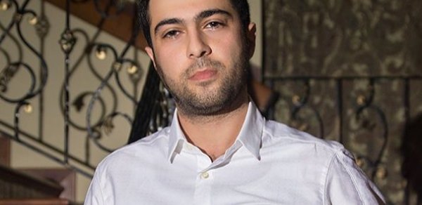Namiq Qaraçuxurlu bir il əvvəl evlənib, qızı da var