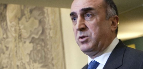 XİN saytında diplomatla bağlı dəyişiklik etdi