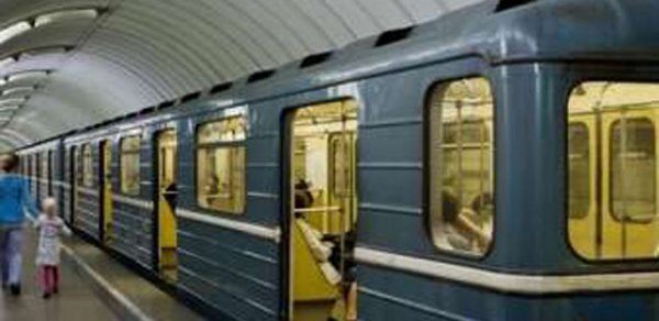 Bakı metrosunda nasazlıq - Hərəkət dayandı