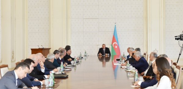Prezident toplantı keçirdi