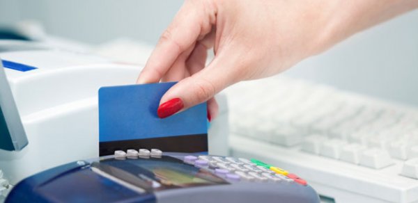 Azərbaycanda qadın bank müdirinin müdhiş fırıldağı