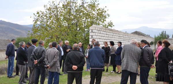 Qənirə Paşayeva ön cəbhədə seçicilərlə görüşüb - FOTOLAR