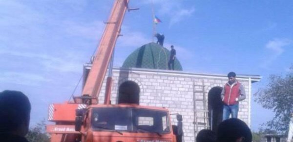 “İstəyirsən kilsə tik, amma məscid olmaz” - İcra başçısının müavini