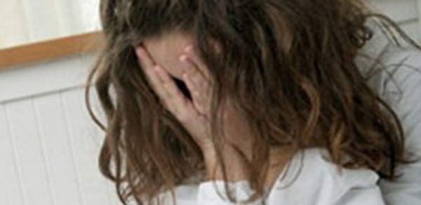 “Bədənimdə siqaret söndürürdü” -19 yaşlı qıza sevgilisi işgəncə verib