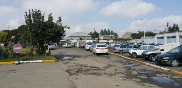 Bakıda təcili yardım maşınını cərimə meydançasına saldılar - FOTO