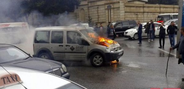 “Lider” TV-nin avtomobili yandı - FOTO