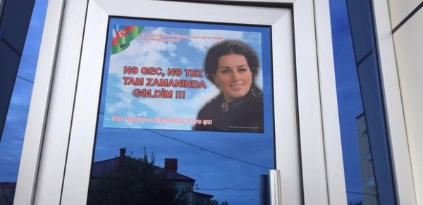 Elza təbliğata başladı -FOTO