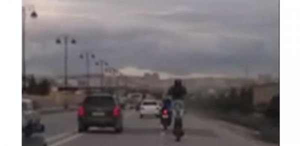 Bakıda motoşou: ölümlə oynadı–VİDEO