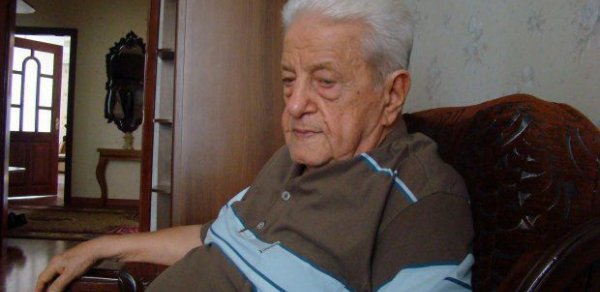 Xalq artistinin oğlu 62 yaşında ata oldu