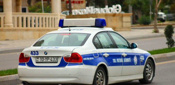 Yol polisi saxladığı maşını niyə cərimə meydançasına yox, pullu dayanacağa aparır? - VİDEO